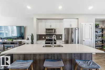 Interior photo 1 of 