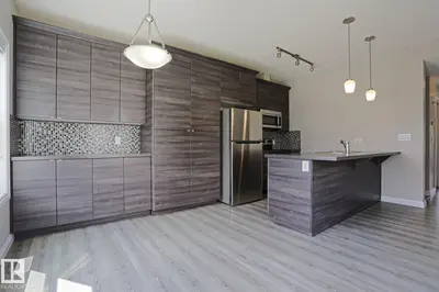 Interior photo 4 of #33 3710 ALLAN DR SW