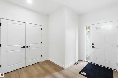 Interior photo 1 of 1085 CRISTALL CR SW