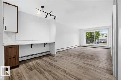 Interior photo 2 of 