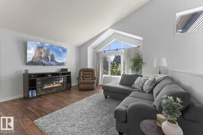Interior photo 1 of 1208 18 AV