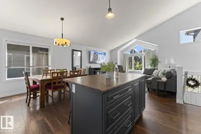 Interior photo 3 of 1208 18 AV