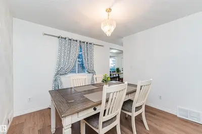 Interior photo 2 of 4424 33 ST NW