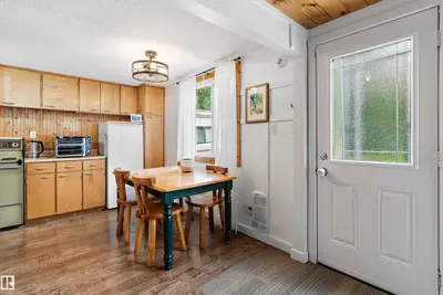 Interior photo 2 of 33 Hillside CR