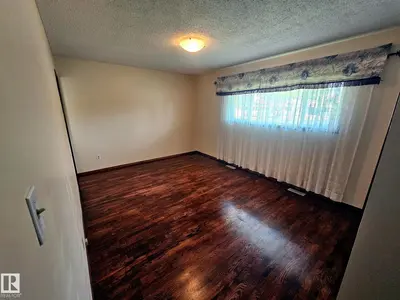 Interior photo 3 of 