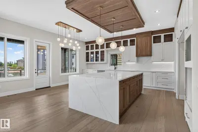 Interior photo 4 of 7664 KIMIWAN CR SW