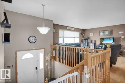Interior photo 2 of 5506 53ST