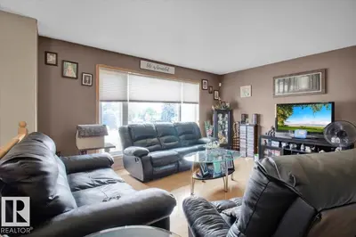 Interior photo 3 of 5506 53ST