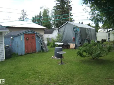 Interior photo 2 of 4606 51 AV