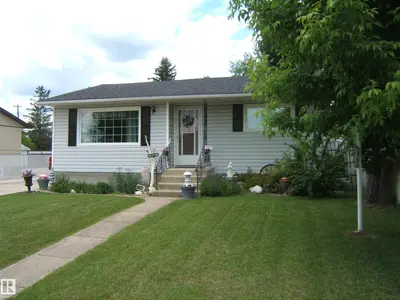 Interior photo 1 of 4606 51 AV