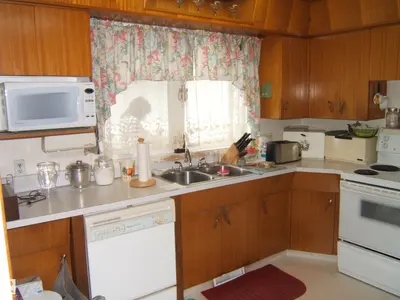 Interior photo 4 of 4606 51 AV