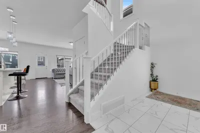 Interior photo 3 of 