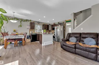 Interior photo 2 of #24 655 TAMARCK RD NW