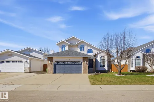 7220 157 AV NW, Edmonton - $542,500