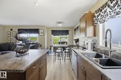 Interior photo 3 of 28 WELLINGTON PL