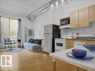 Interior photo 4 of #708 10024 JASPER AV NW