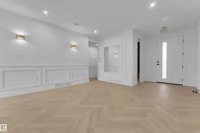 Interior photo 2 of 