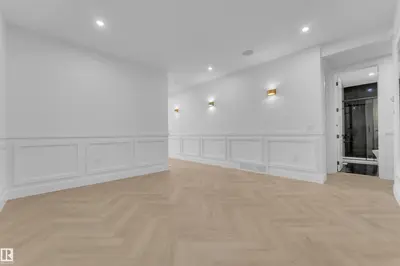 Interior photo 3 of 