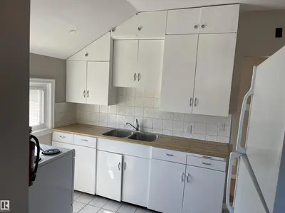 Interior photo 4 of 11161 96 ST NW