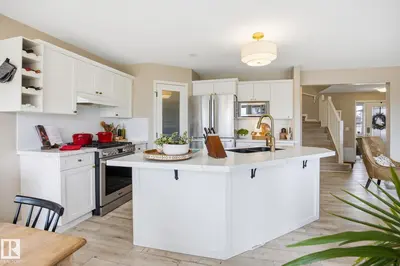 Interior photo 4 of 33 GRAYRIDGE CR
