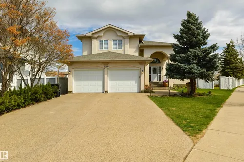 11304 9 AV NW, Edmonton - $949,000