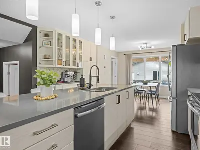 Interior photo 4 of 2533 PRICE WY SW