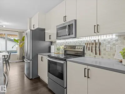 Interior photo 3 of 2533 PRICE WY SW