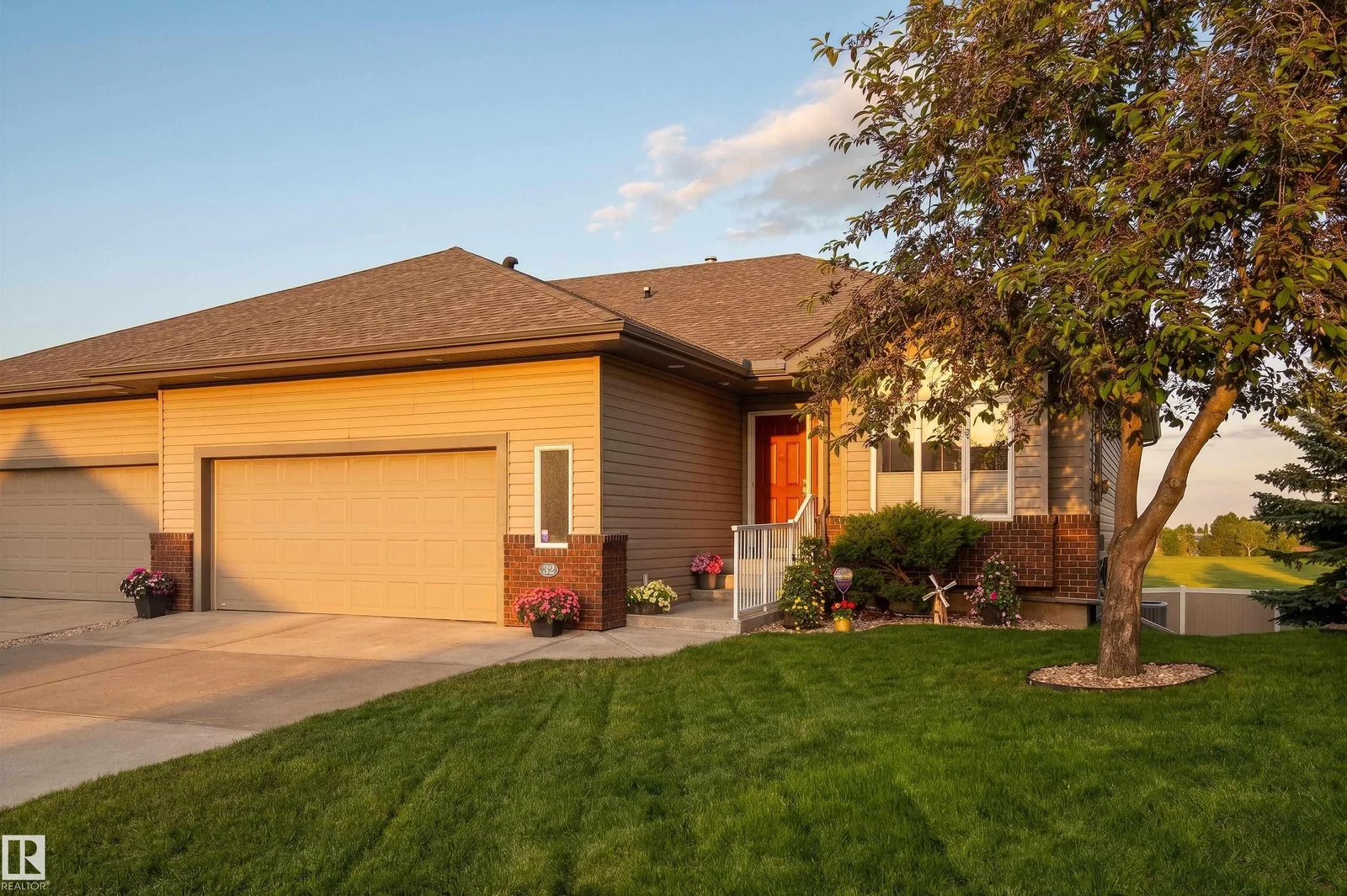 #32 18 Charlton WY, Sherwood Park - 2 bedroom Duplex for sale