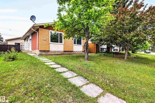 14208 51 ST NW, Edmonton - $428,000