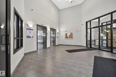 Interior photo 1 of 