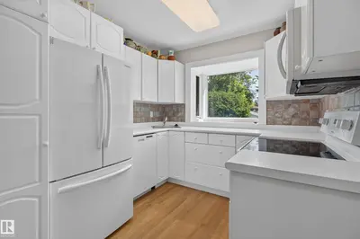 Interior photo 2 of 9519 148 ST NW