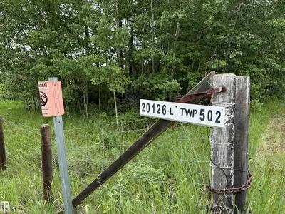 Interior photo 2 of 20126L TWP Rd 502