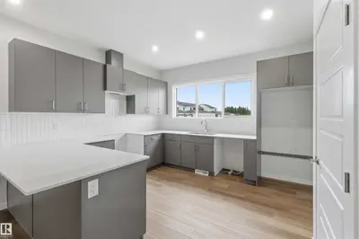 Interior photo 3 of 1088 MCLEOD AV