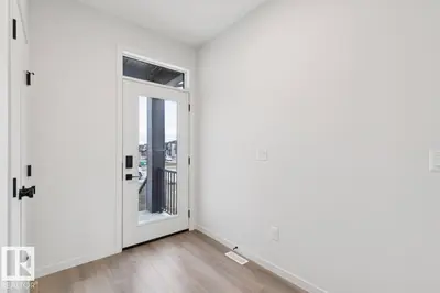 Interior photo 1 of 7351 KLAPSTEIN CR SW