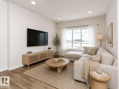 Interior photo 2 of 322 Hawthorn WY