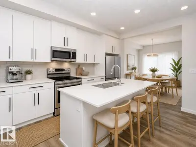 Interior photo 3 of 322 Hawthorn WY