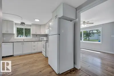 Interior photo 2 of 4712 47 AV