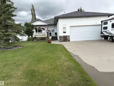 Interior photo 2 of 5528 43 ST