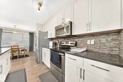 Interior photo 4 of 875 CHAPPELLE LINK LI SW