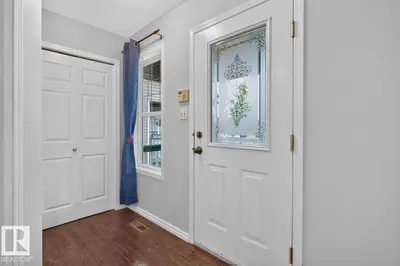 Interior photo 1 of 