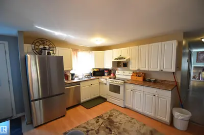 Interior photo 1 of 5414 54 street