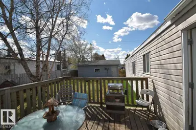 Interior photo 4 of 5414 54 street
