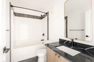 Interior photo 3 of 4007 207 ST NW