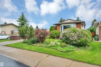Interior photo 1 of 4524 20A AV NW