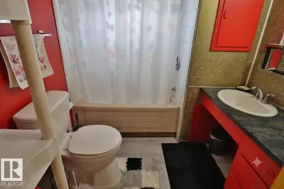 Interior photo 4 of 4803 47 ST