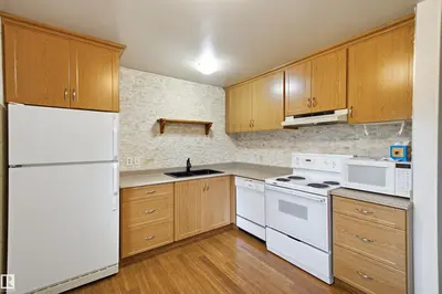 Interior photo 2 of 3310 48 ST NW
