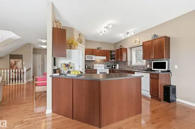 Interior photo 3 of #1 577 BUTTERWORTH WY NW