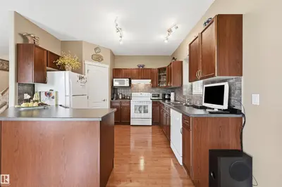 Interior photo 4 of #1 577 BUTTERWORTH WY NW