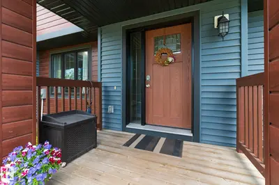 Interior photo 1 of 54 TONEWOOD BV