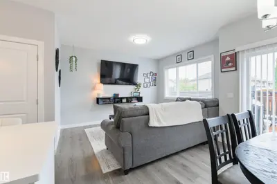 Interior photo 2 of 8 HALLADAY BV